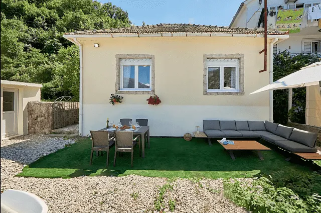 House, 1 room, 55 m² with a 610 m² plot in Kostanjica — photo 32